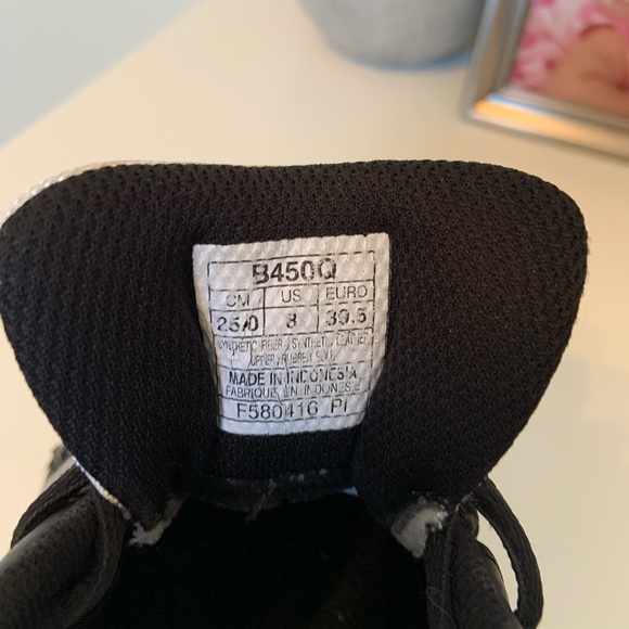 ASICS Volleyball Shoes - Picture 2 of 4